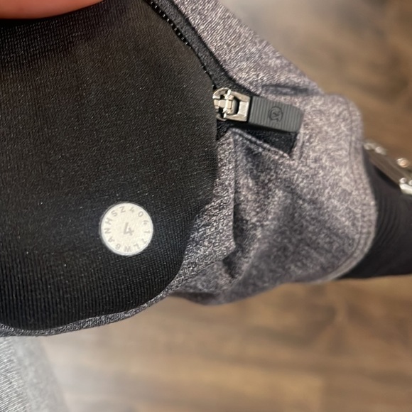 Lululemon On Your Mark Crop Leggings 4 - Picture 9 of 11